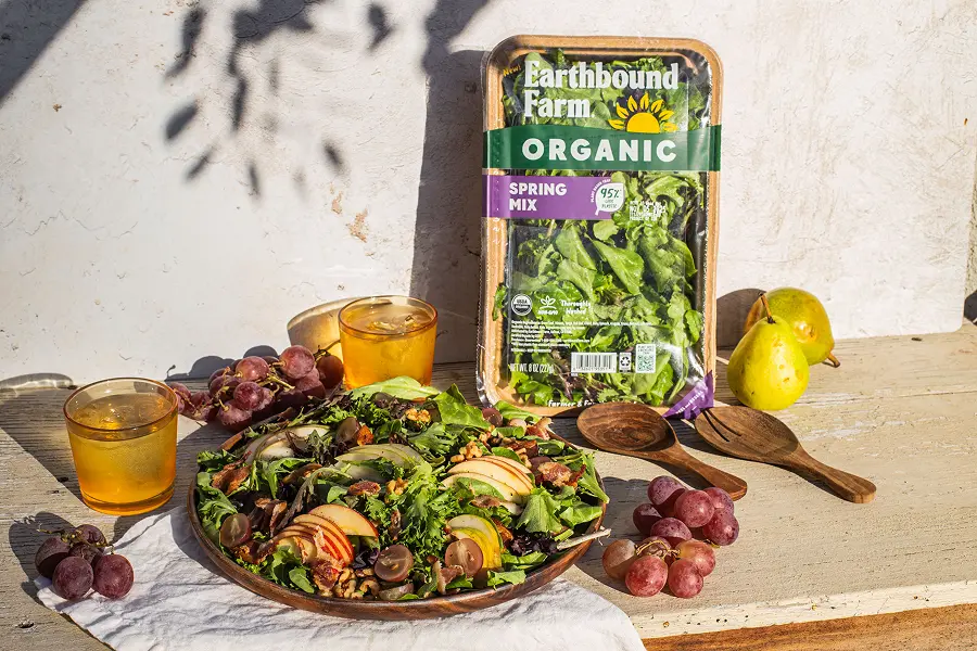 Harvest Spring Mix Salad with Apples, Pears & Bacon -with package