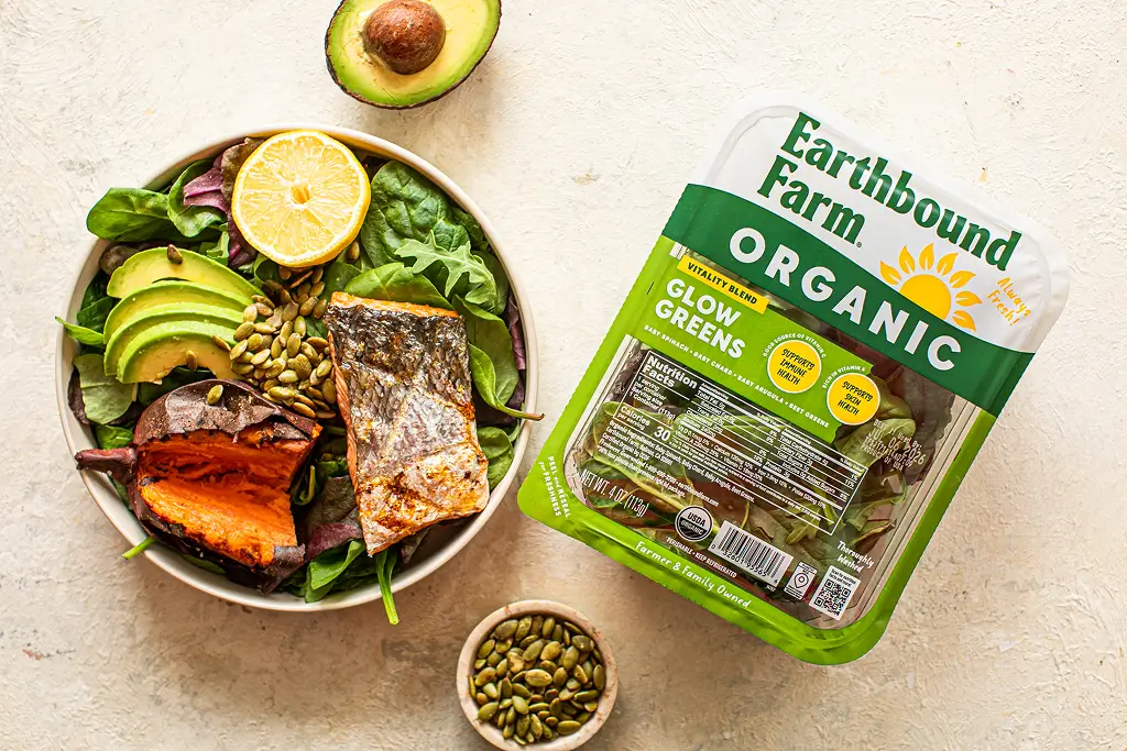 Roasted Salmon Glow Greens Bowl with Package